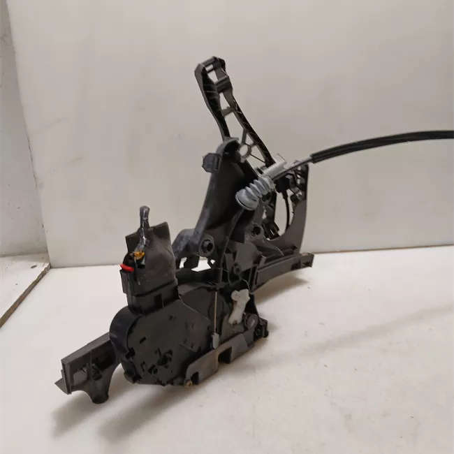 Serratura porta anteriore destra senza posizione bloccata