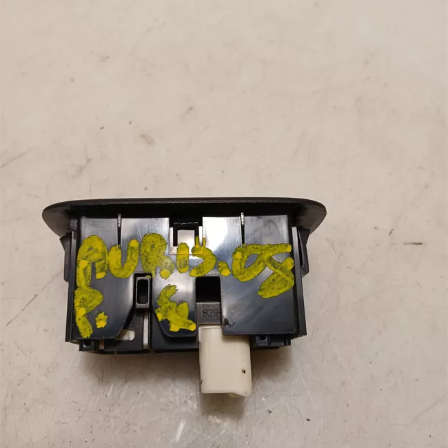 Interruttore alzacristalli porta posteriore sinistro