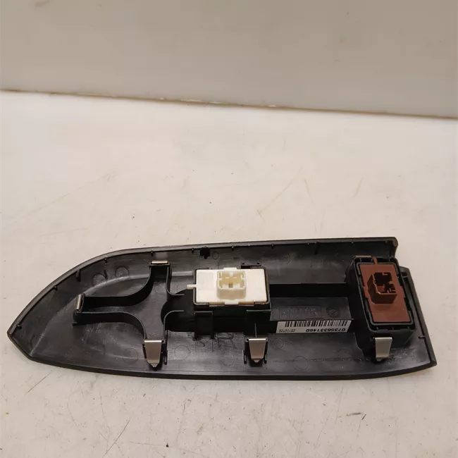 Interruttore alzacristalli porta anteriore