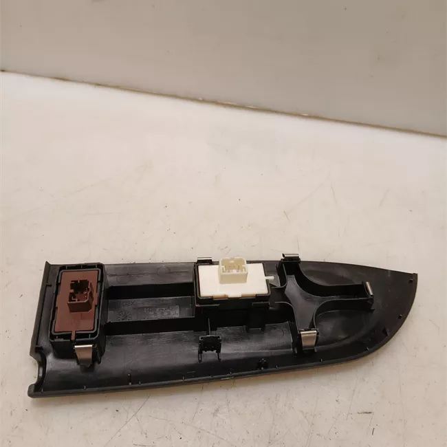 Interruttore alzacristalli porta anteriore