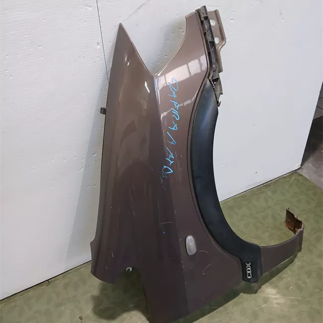 Parafango anteriore destro