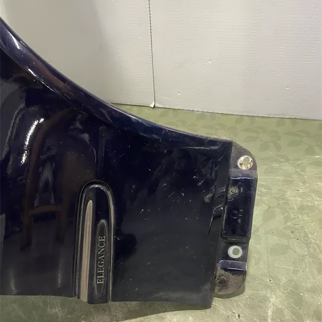 Parafango anteriore destro