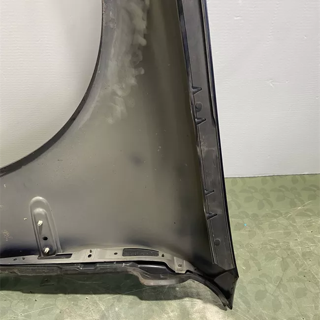 Parafango anteriore destro