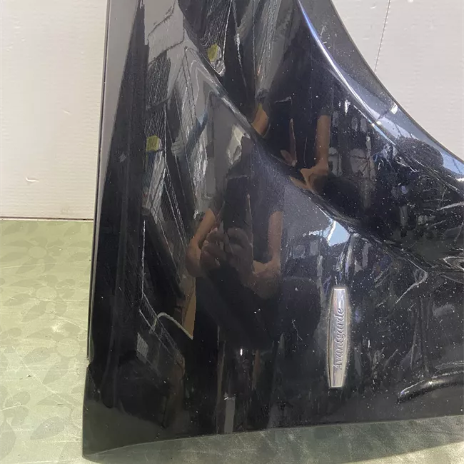 Parafango anteriore destro