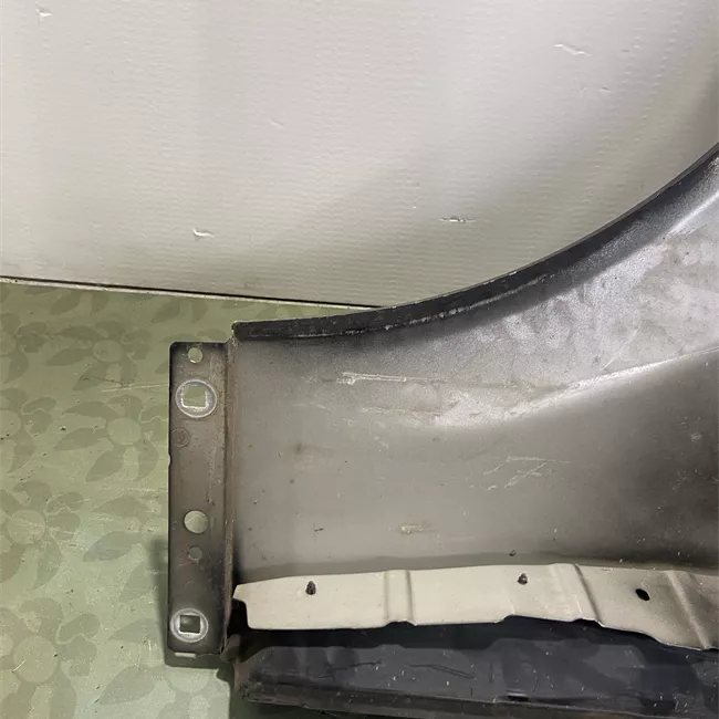 Parafango anteriore destro