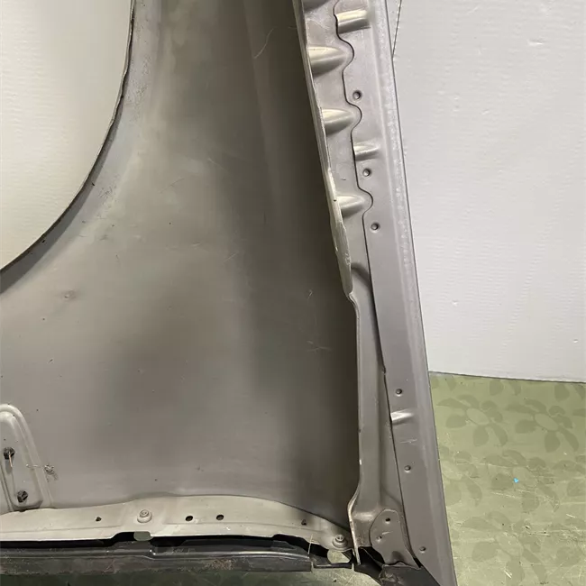 Parafango anteriore destro