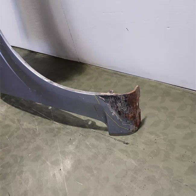 Parafango anteriore destro