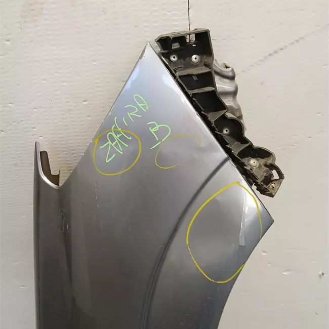 Parafango anteriore destro