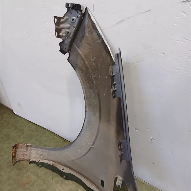 Parafango anteriore destro