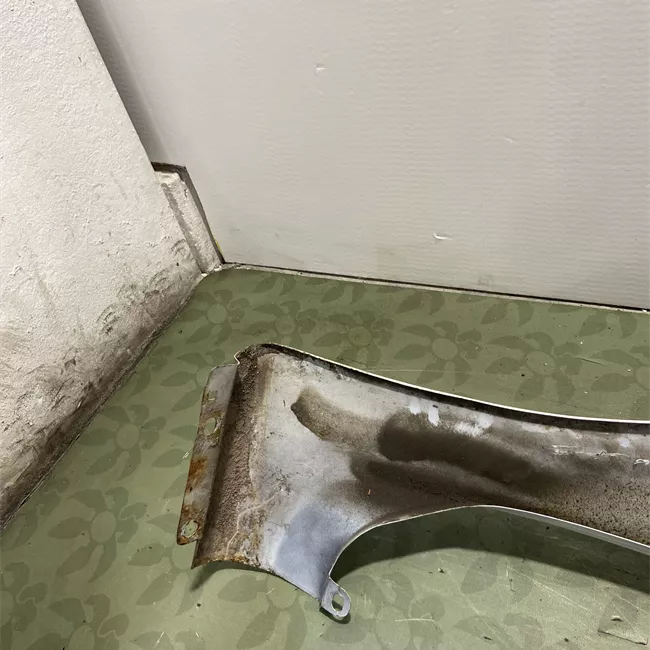 Parafango anteriore destro