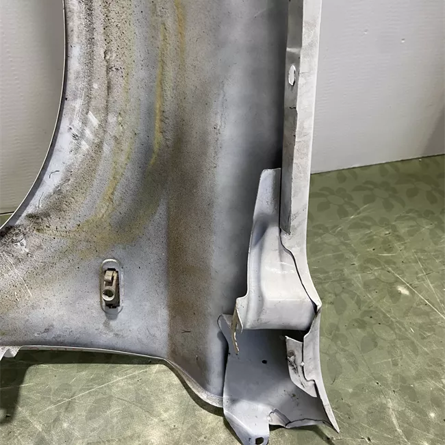 Parafango anteriore destro