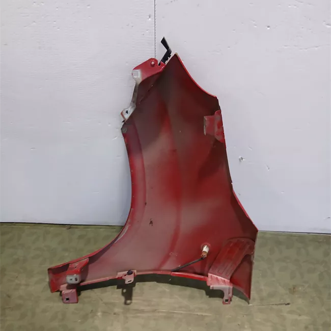 Parafango anteriore destro