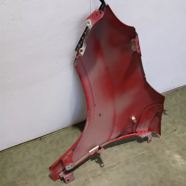 Parafango anteriore destro