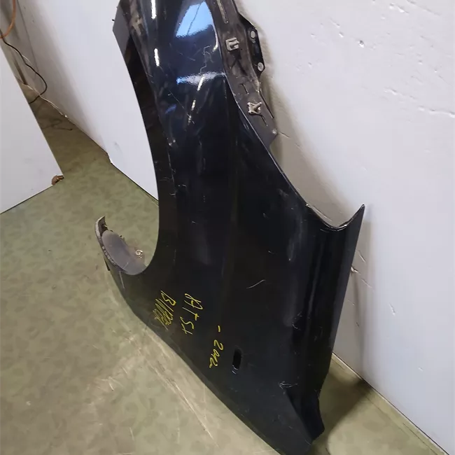 Parafango anteriore sinistro senza protezzione sotto motore