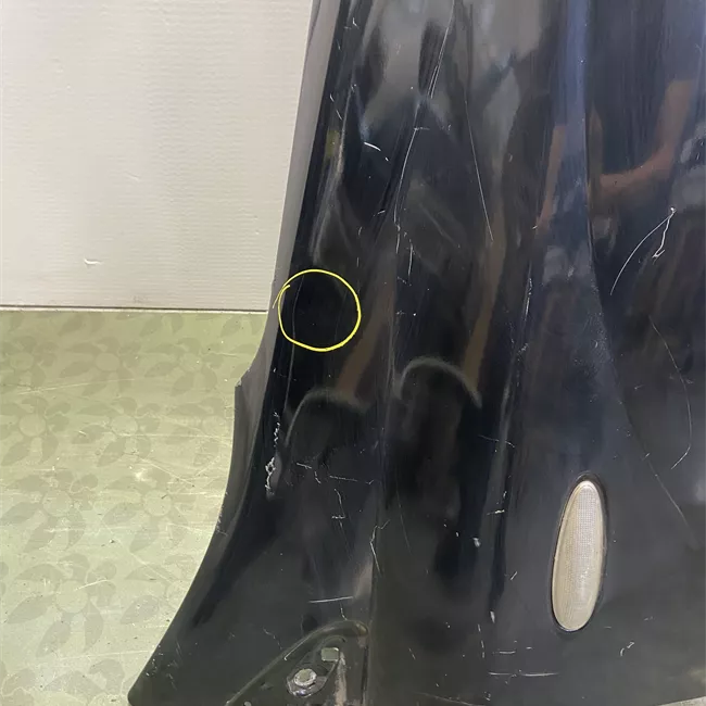 Parafango anteriore destro