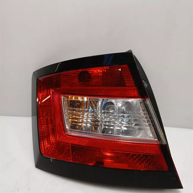 Fanale posteriore sinistro