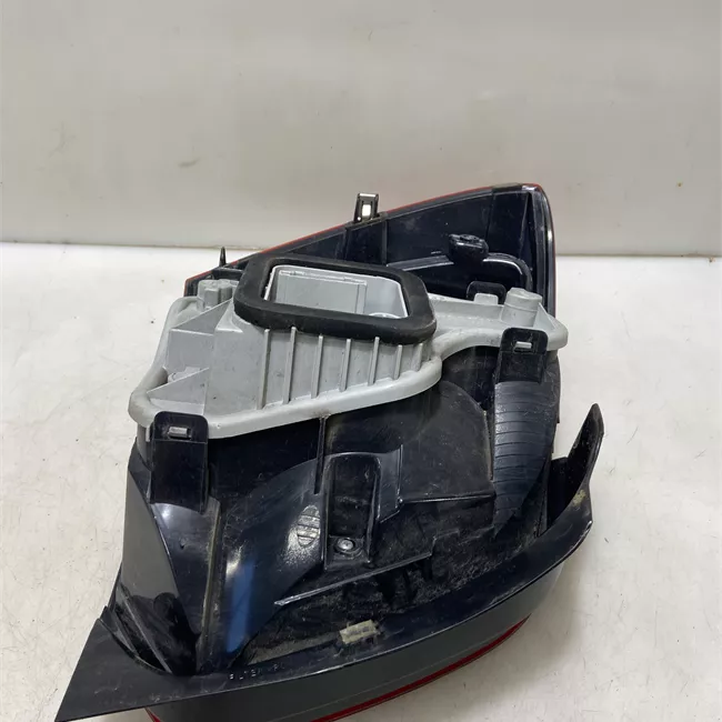 Fanale posteriore destro AL