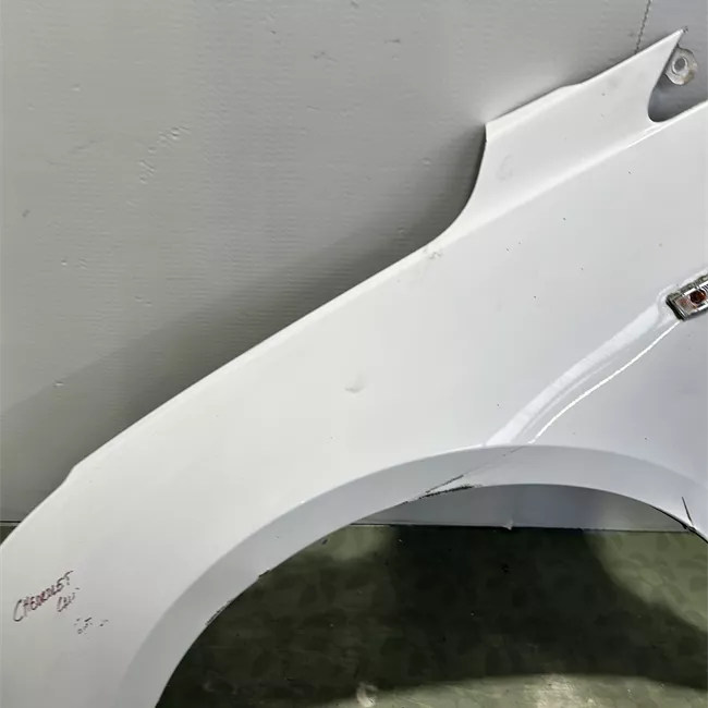 Parafango anteriore sinistro