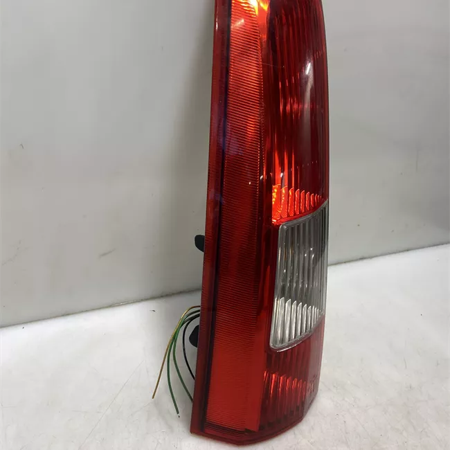 Fanale posteriore parte superiore sinistro