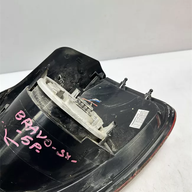 Fanale posteriore sinistro