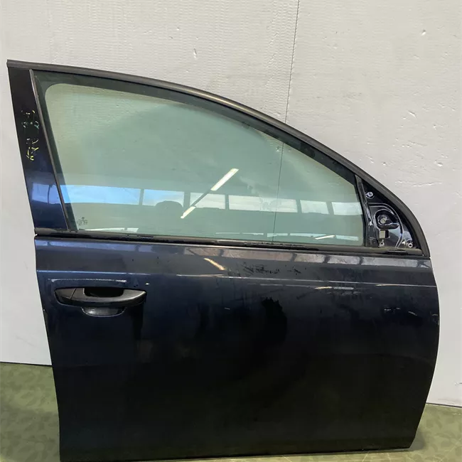 Porta anteriore destra