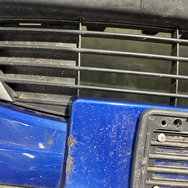 Paraurti anteriore con kit di fissaggio Primer