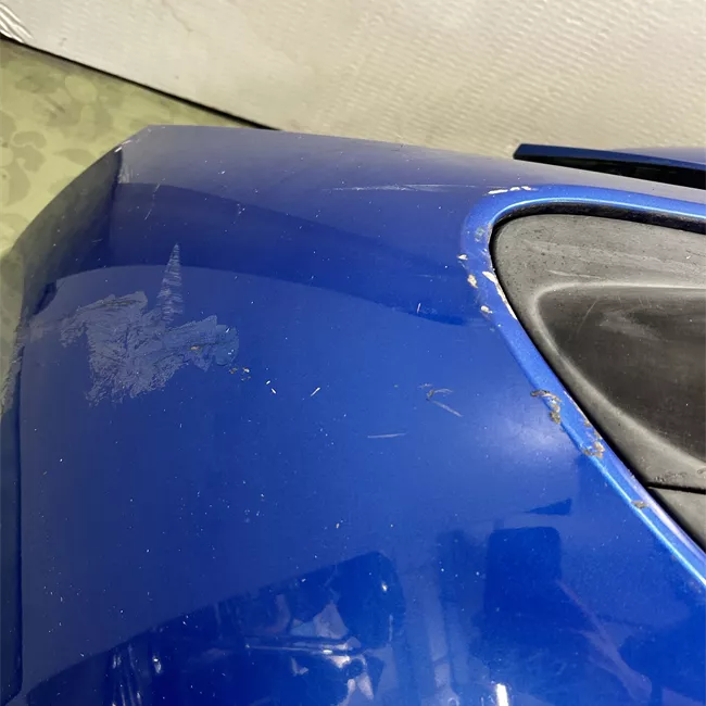 Paraurti anteriore con kit di fissaggio Primer