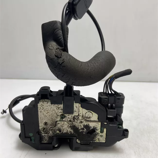 Serratura porta posteriore sinistra con bloccaggio elettrica , critalli elettrico