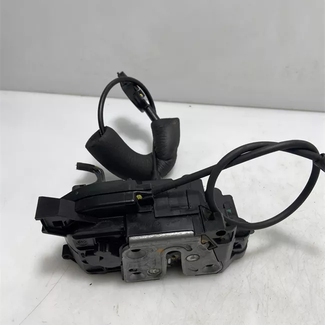 Serratura porta posteriore sinistra con bloccaggio elettrica , critalli elettrico