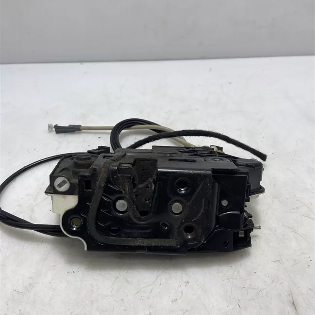 Serratura porta anteriore sinistra