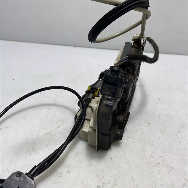 Serratura porta anteriore sinistra