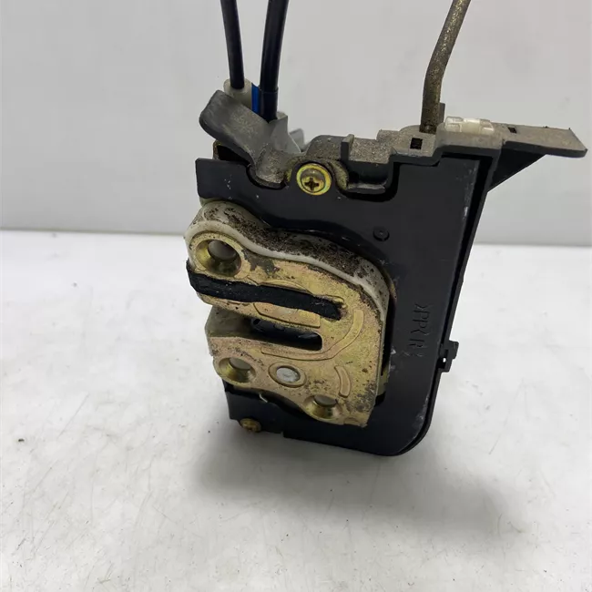 Serratura porta anteriore destra