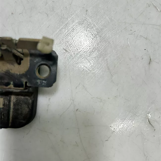 Serratura inferiore porta posteriore a battente destra nero satinato