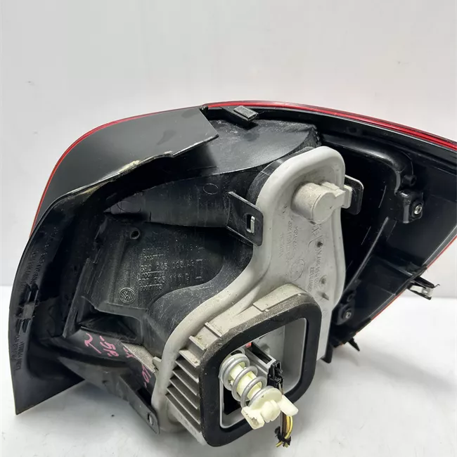 Fanale posteriore sinistro AL