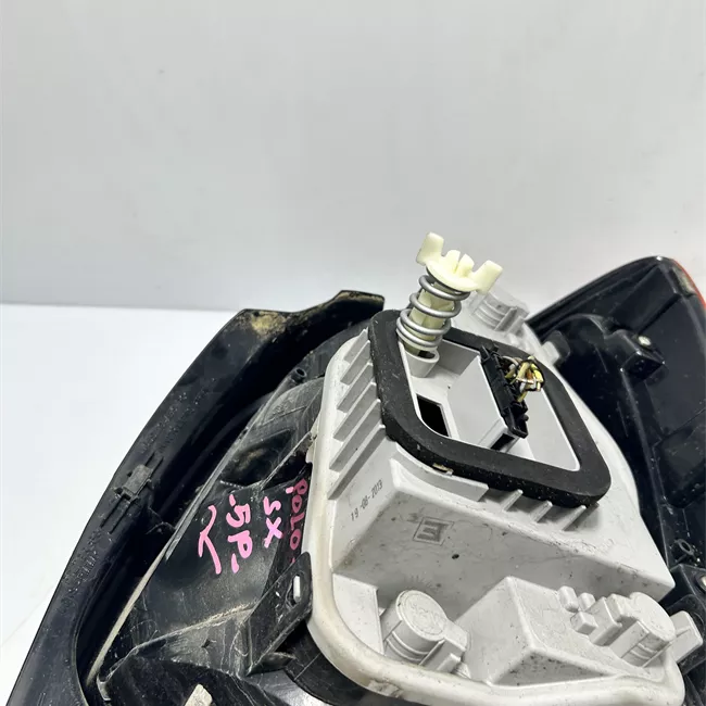 Fanale posteriore sinistro AL