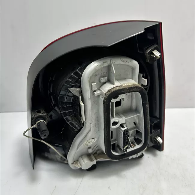 Fanale posteriore sinistro