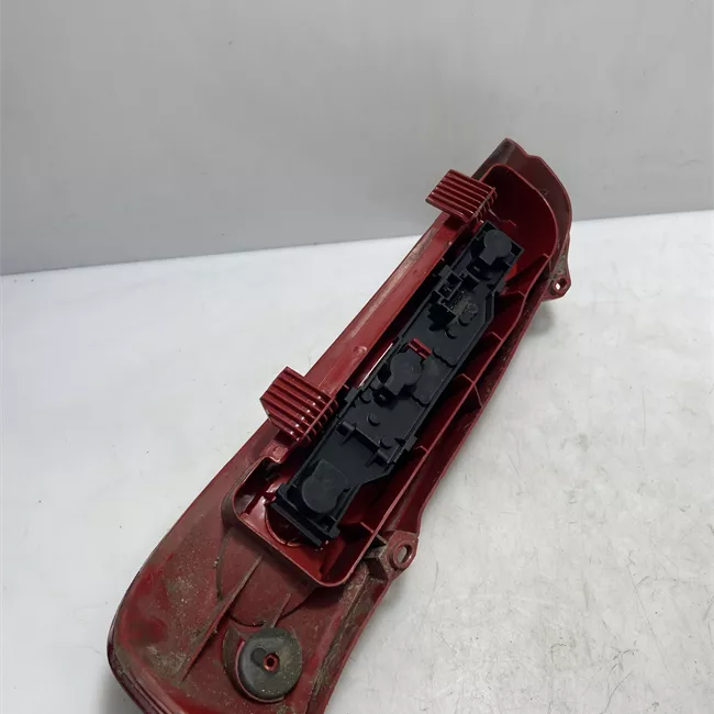 Fanale posteriore sinistro