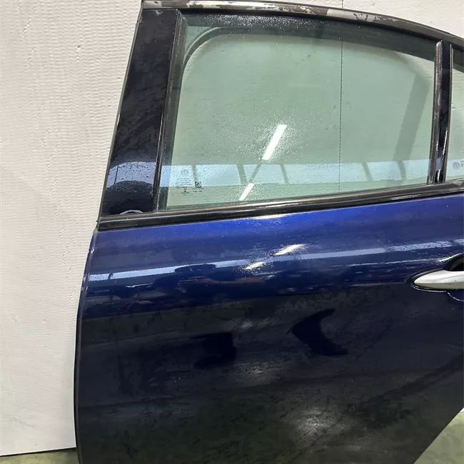 Porta posteriore destra