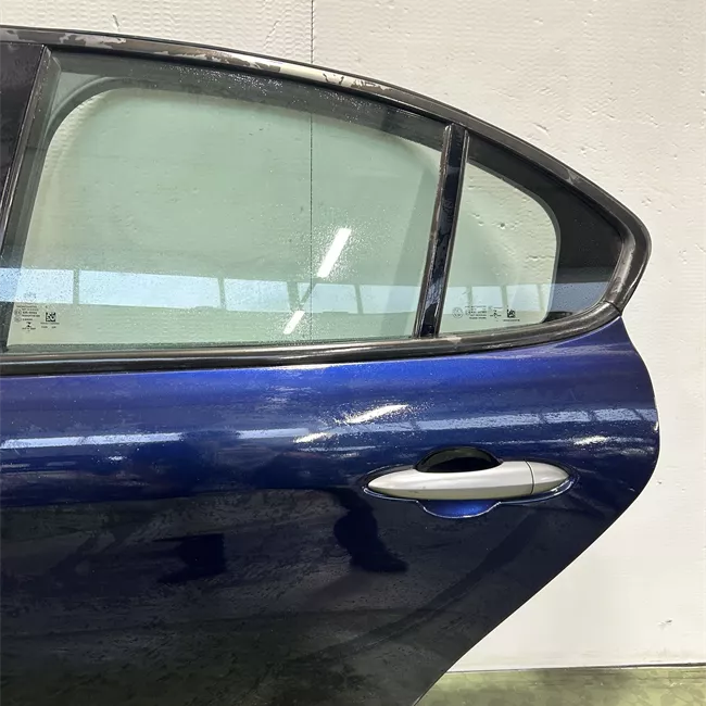 Porta posteriore destra