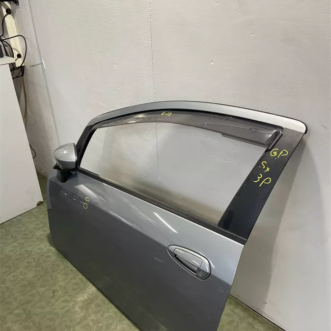 Porta anteriore sinistra