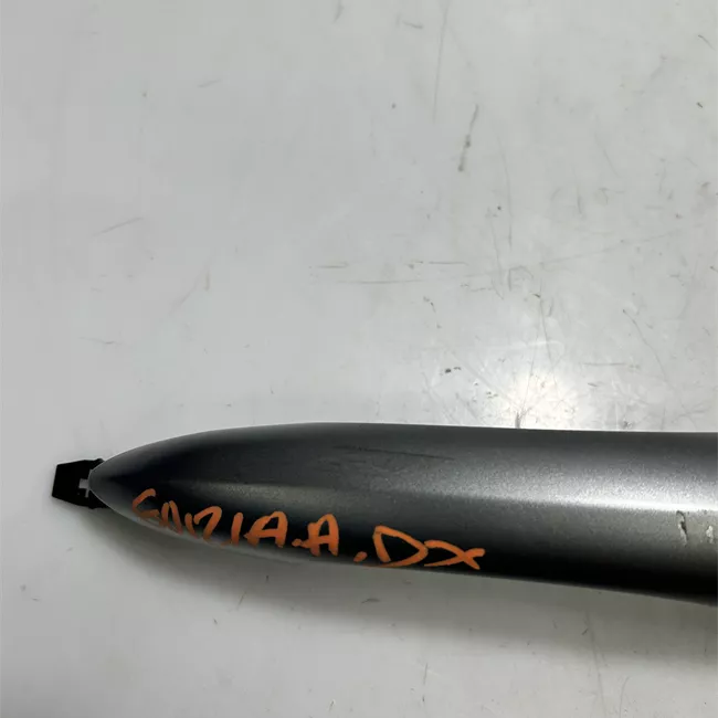 Maniglia porta anteriore destra