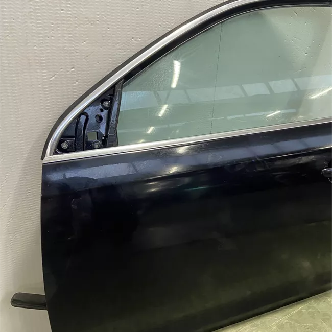 Porta anteriore sinistra