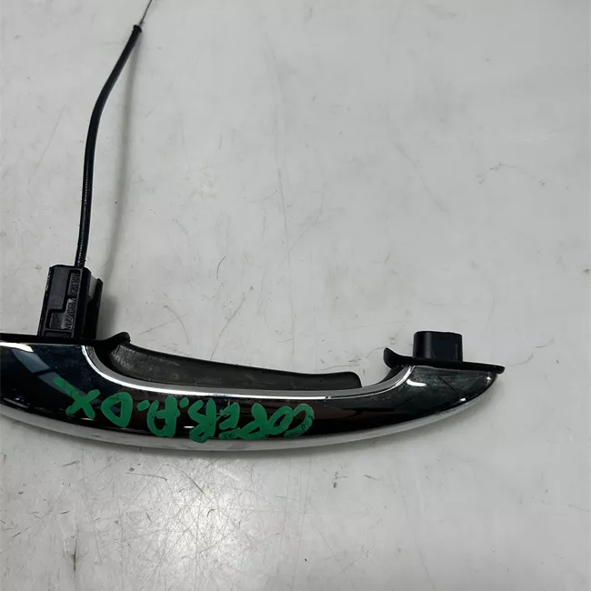 Maniglia porta anteriore destra cromata