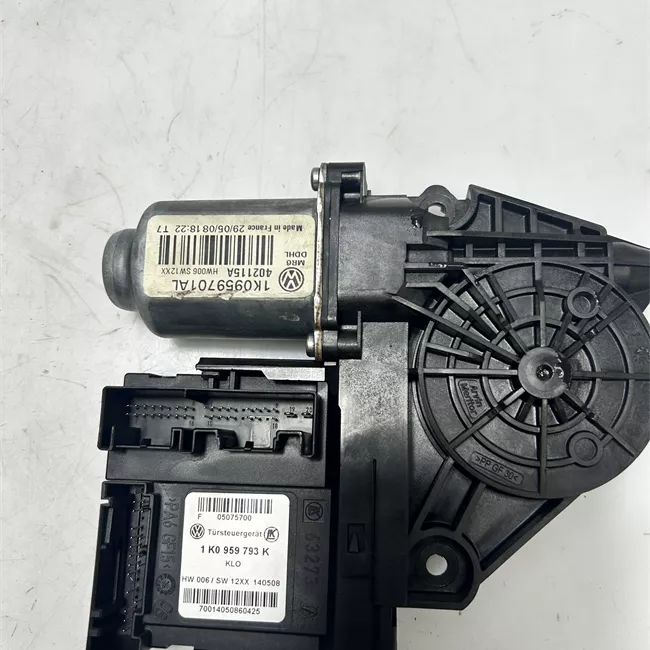 Motorino alzacristallo porta anteriore sinistro