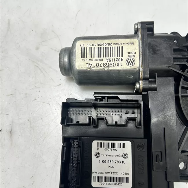 Motorino alzacristallo porta anteriore sinistro