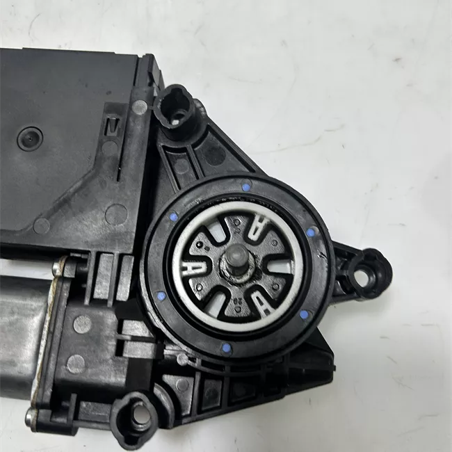 Motorino alzacristallo porta anteriore sinistro