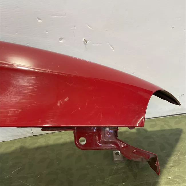 Parafango anteriore destro