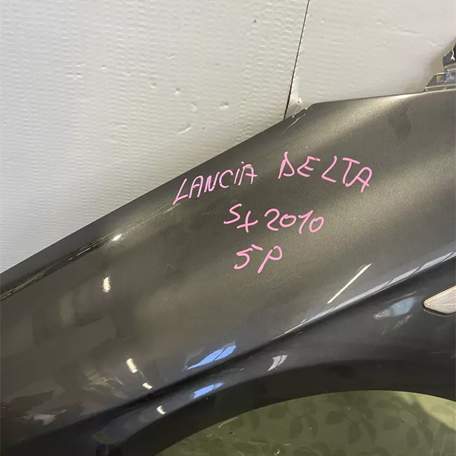 Parafango anteriore sinistro