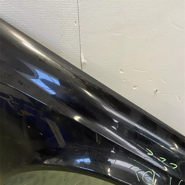 Parafango anteriore destro