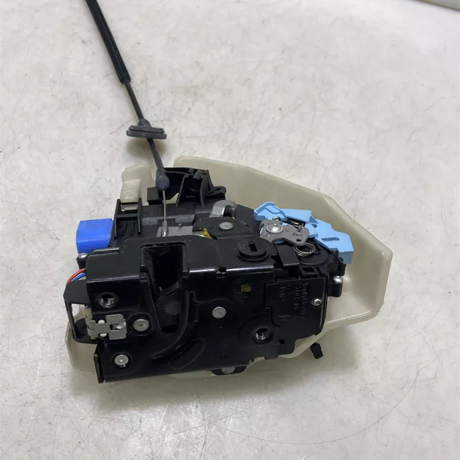 Serratura porta posteriore destra